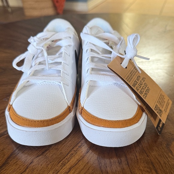 Nike Women's Court Legacy Leather Sneaker - Picture 2 of 7